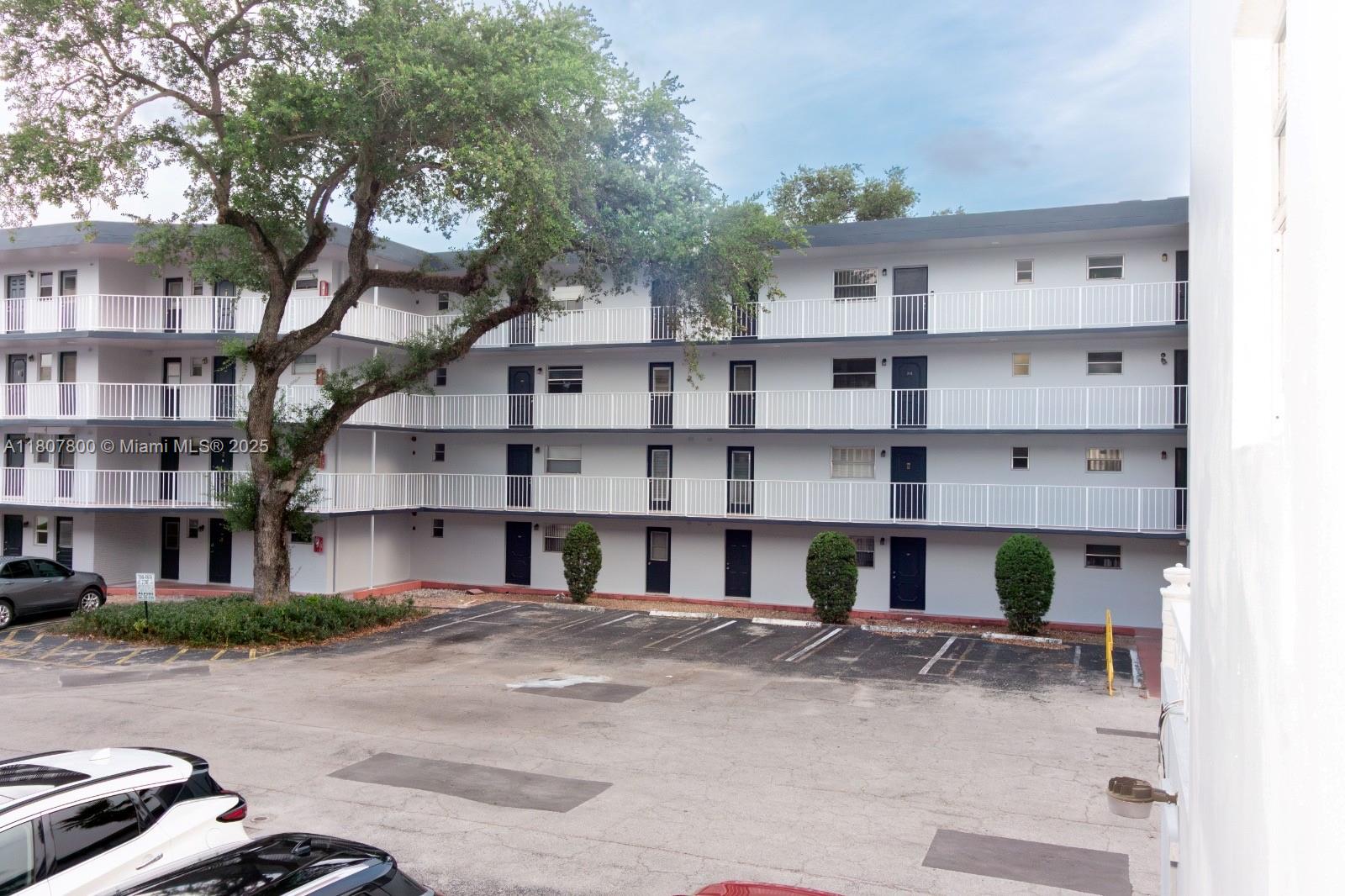 6dd28e9b-5346 447 NE 195th St # 217, Miami FL 33179 — #A11807800