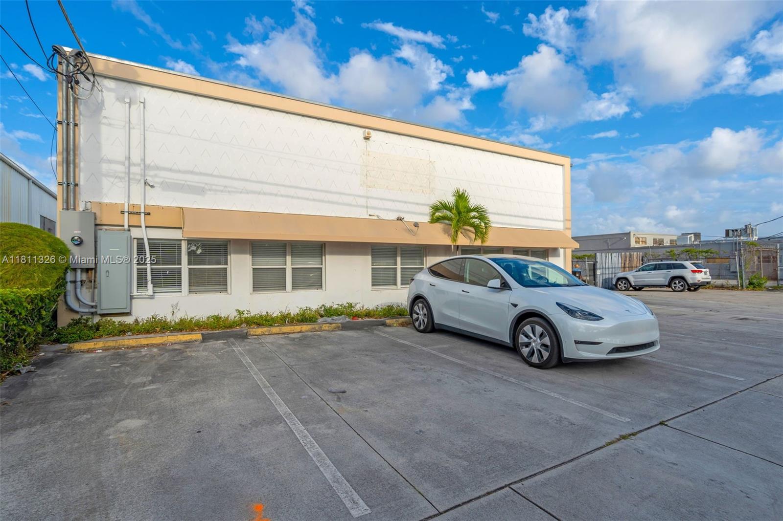 6dd28e9b-5436 1226 NW 23rd Ave, Fort Lauderdale FL 33311 — #A11811326