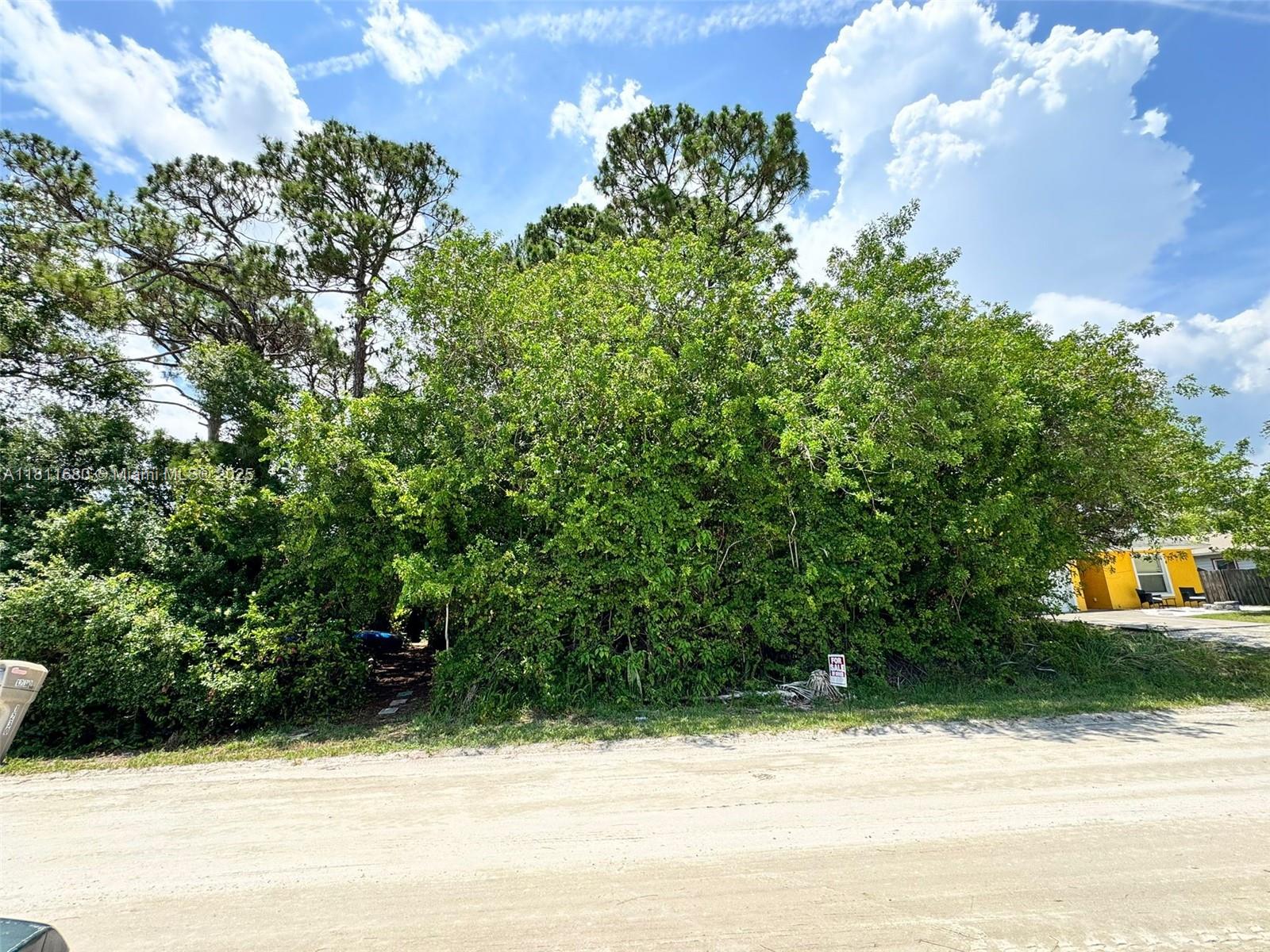6dd28e9b-5453 1225 SW 12th Ct SW, Vero Beach FL 32962 — #A11811680