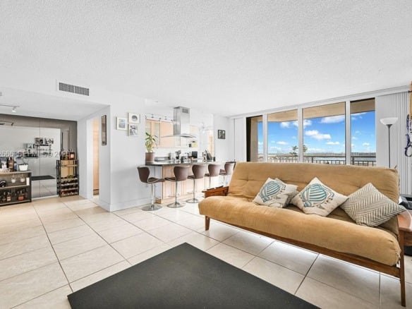 18041 Biscayne Blvd # 1201, Aventura FL 33160 — #A11812666