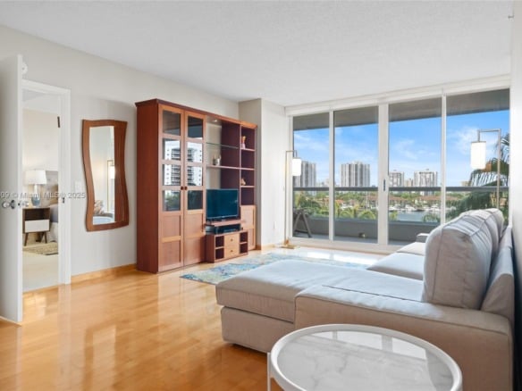 21205 Yacht Club Dr # 707, Aventura FL 33180 — #A11813809