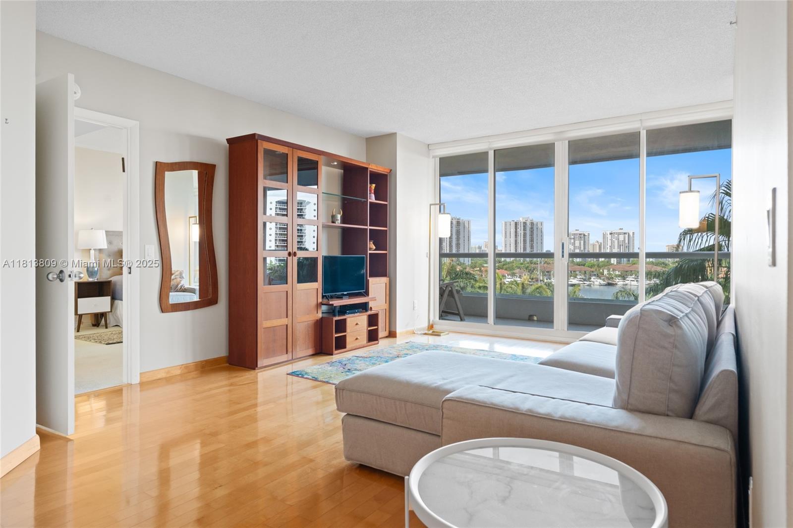 6dd28e9b-5490 21205 Yacht Club Dr # 707, Aventura FL 33180 — #A11813809