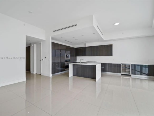 3250 NE 188th St, Aventura FL 33180 — #A11814935