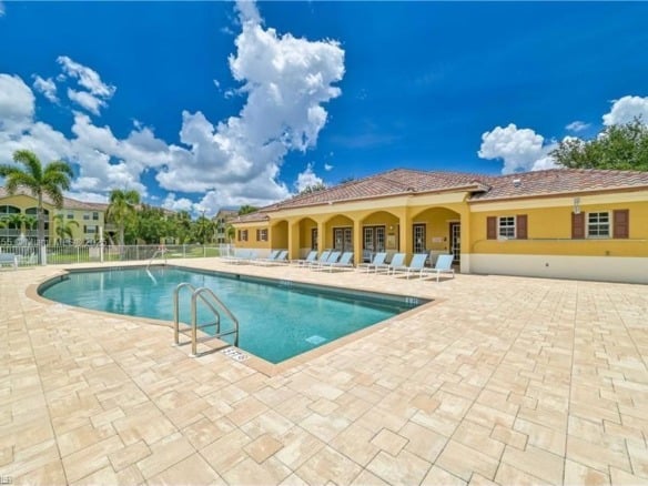 4105 Residence dr # 721, Fort Myers FL 33901 — #A11816555