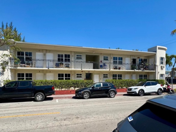 605 77th St, Miami Beach FL 33141 — #A11894934