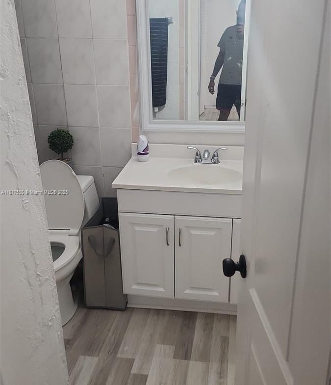 675