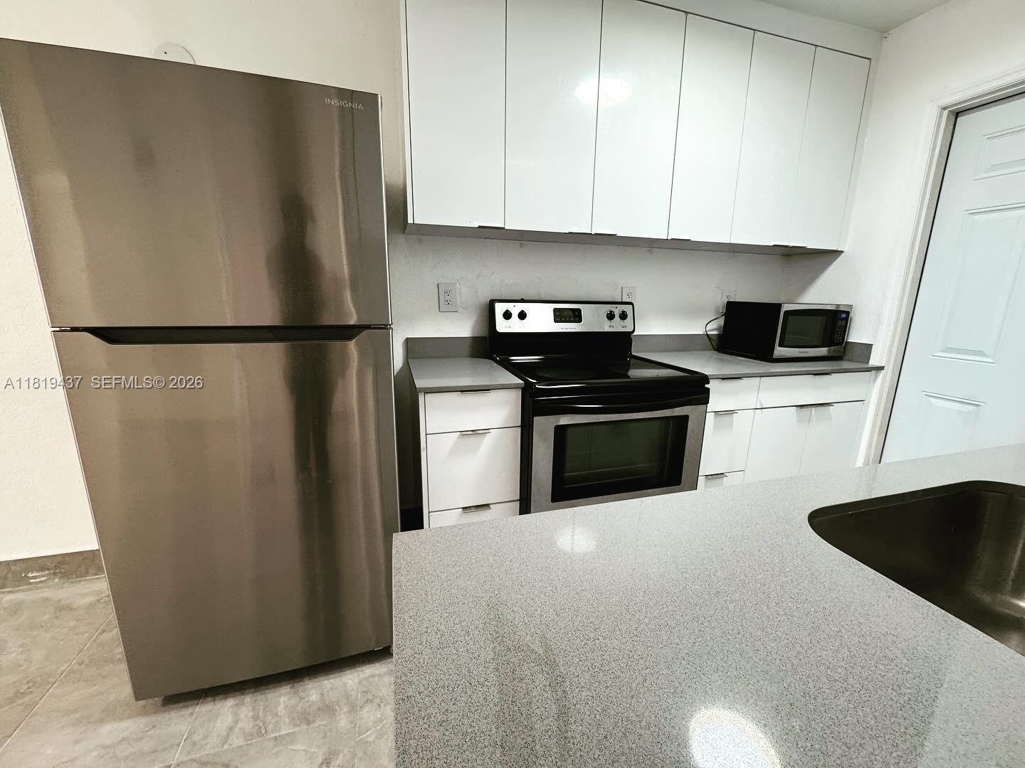 516 NW 18th Ave, Fort Lauderdale FL 33311 — #A11819437
