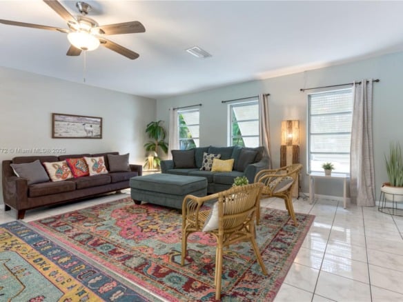 1122 S N St, Lake Worth FL 33460 — #A11819772