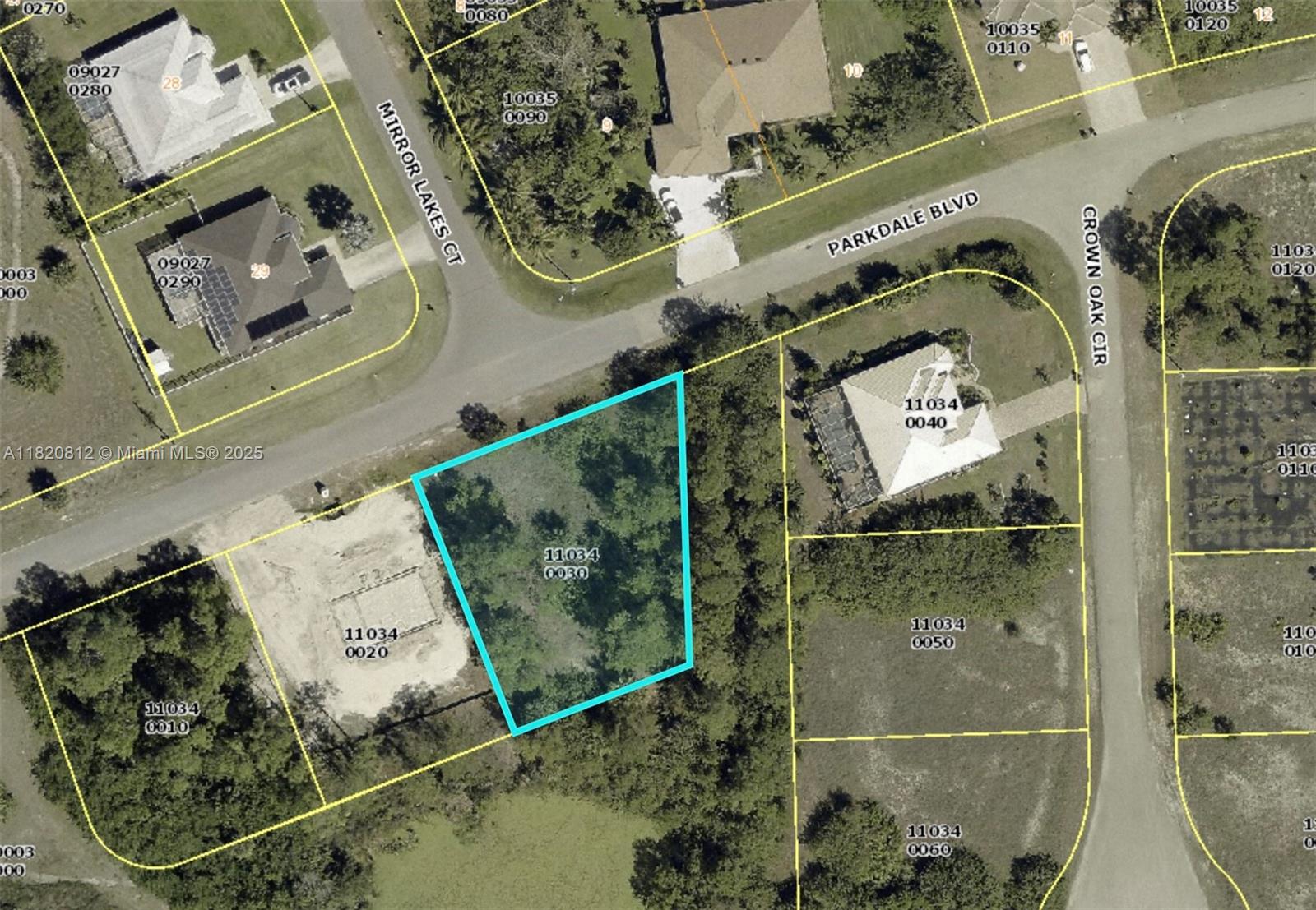 618 Parkdale Blvd, Lehigh Acres FL 33974 — #A11820812