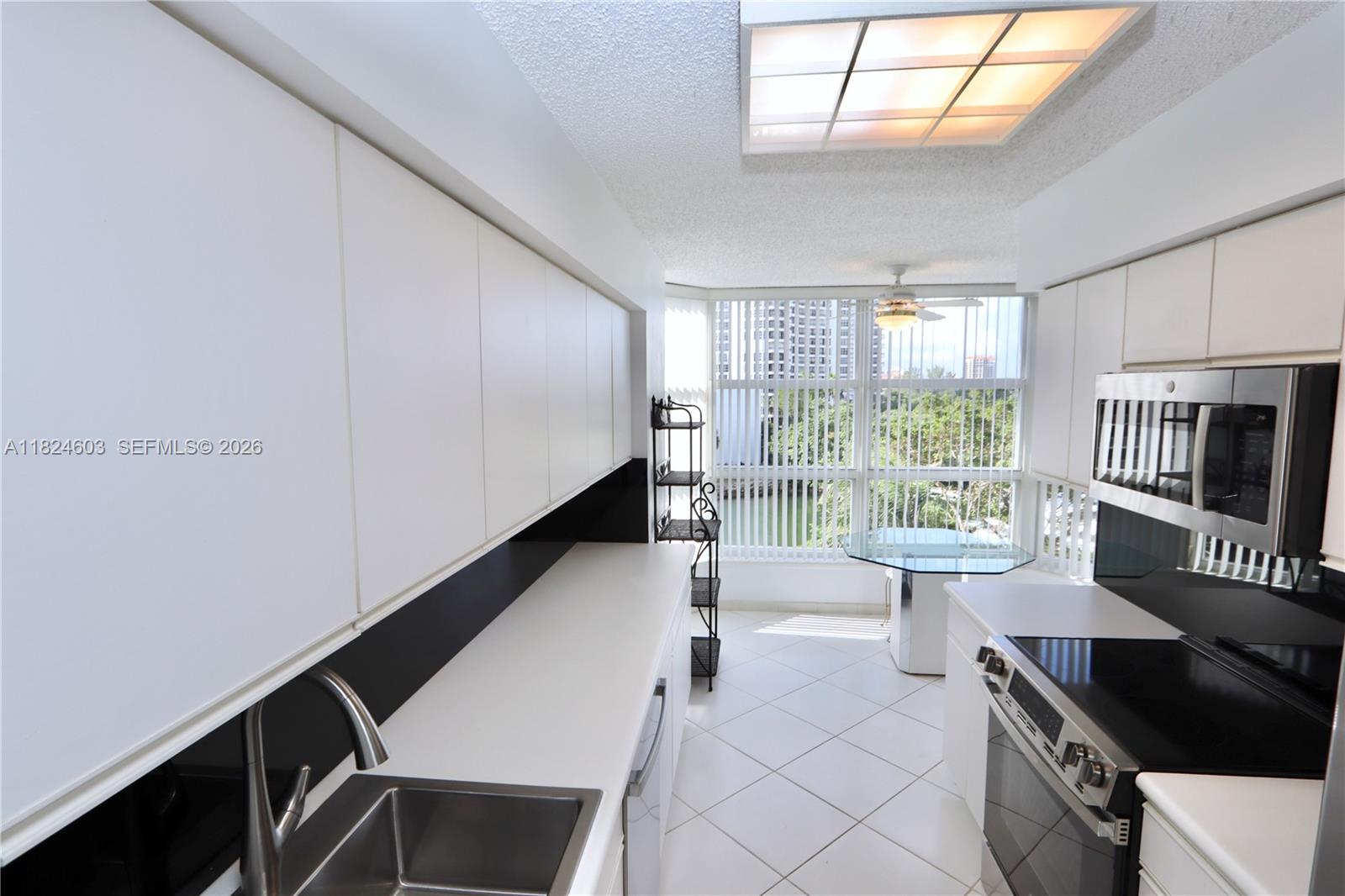 3530 Mystic Pointe Dr # 506, Aventura FL 33180 — #A11824603