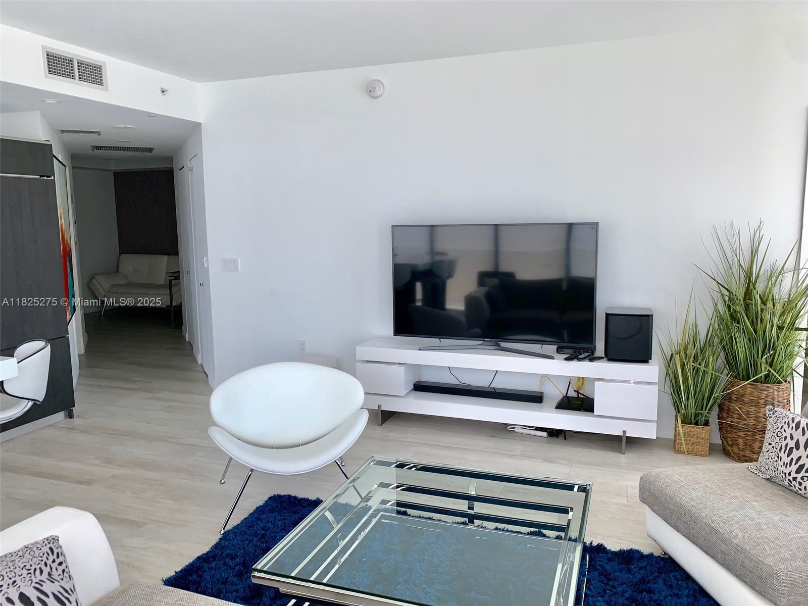 6dd28e9b-5751 55 SW 9th St # 2706, Miami FL 33130 — #A11825275