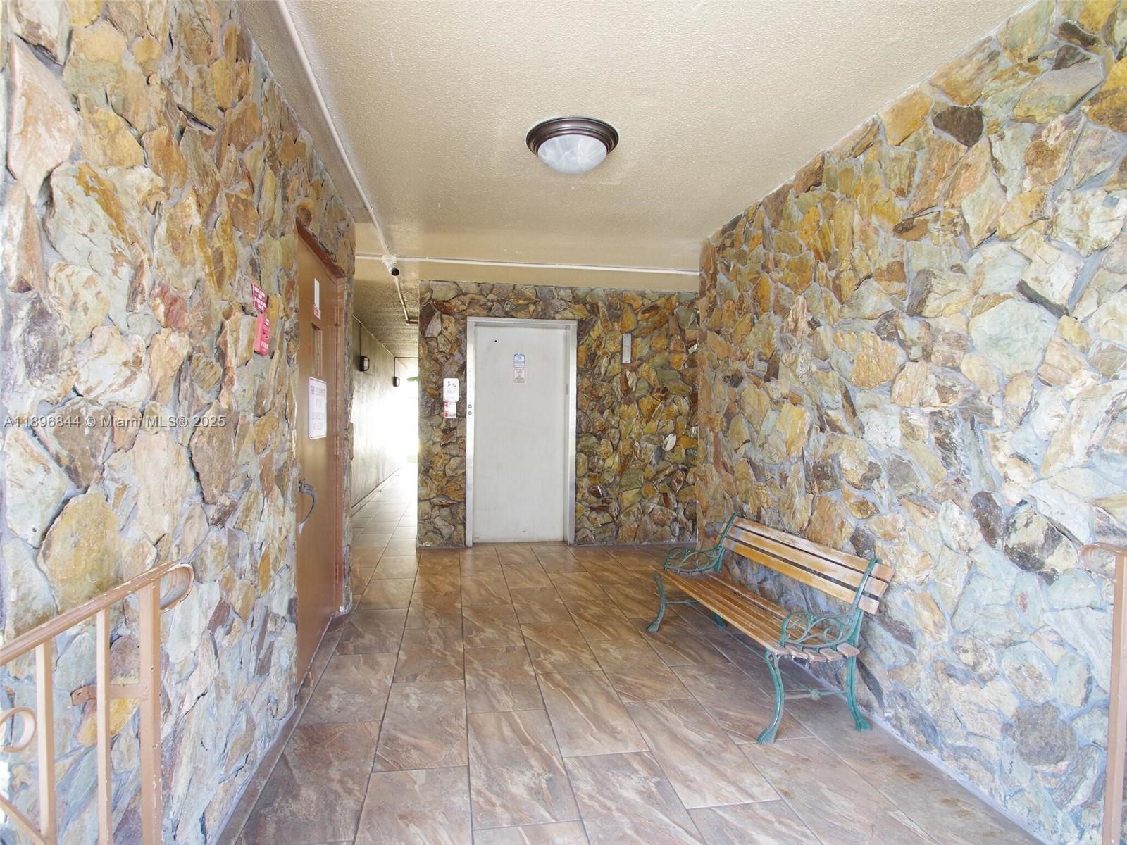 6dd28e9b-577 420 NE 12th Ave # 401, Hallandale Beach FL 33009 — #A11896844