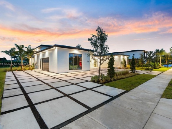1520 SW 149th Ter, Davie FL 33326 — #A11827928