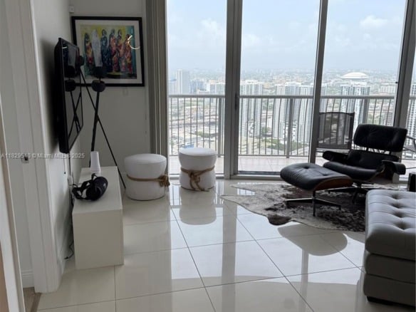 1750 N Bayshore Dr # 5114, Miami FL 33132 — #A11829510