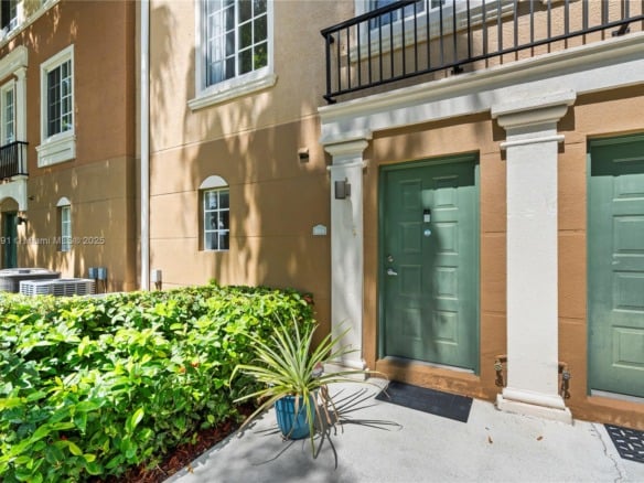 2811 NE 185th St # 804, Aventura FL 33180 — #A11829891