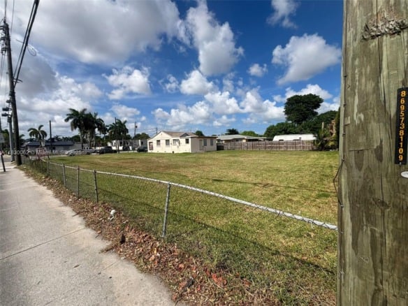 3186 NW 33rd St, Miami FL 33142 — #A11830062
