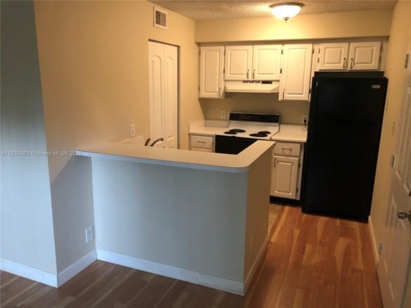 620 S Park Rd # 2, Hollywood FL 33021 — #A11830983