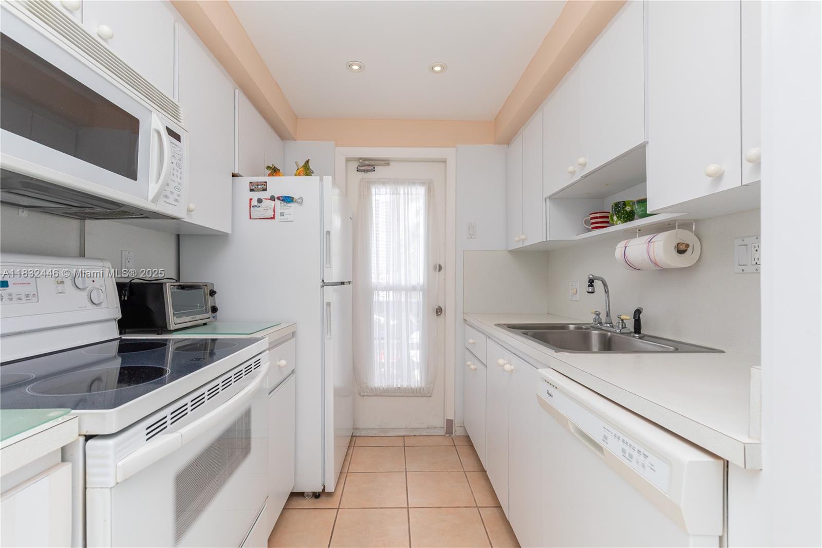 6dd28e9b-5958 3135 S Ocean Dr # 230, Hallandale Beach FL 33009 — #A11832446