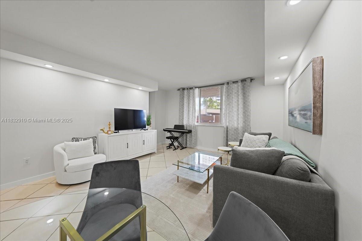 6dd28e9b-5968 540 Brickell Key Dr # 412, Miami FL 33131 — #A11832910