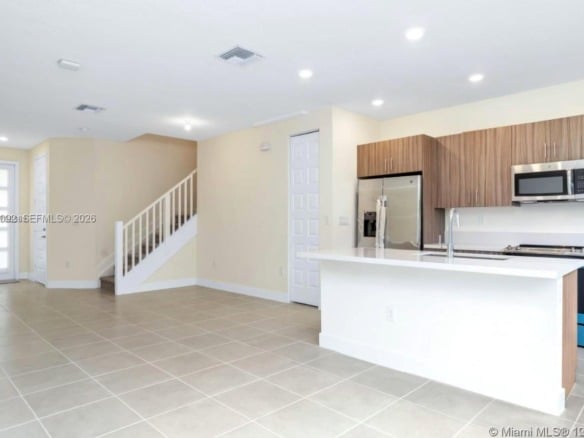 15842 NW 91 Ct # 15842, Miami Lakes FL 33018 — #A11834092