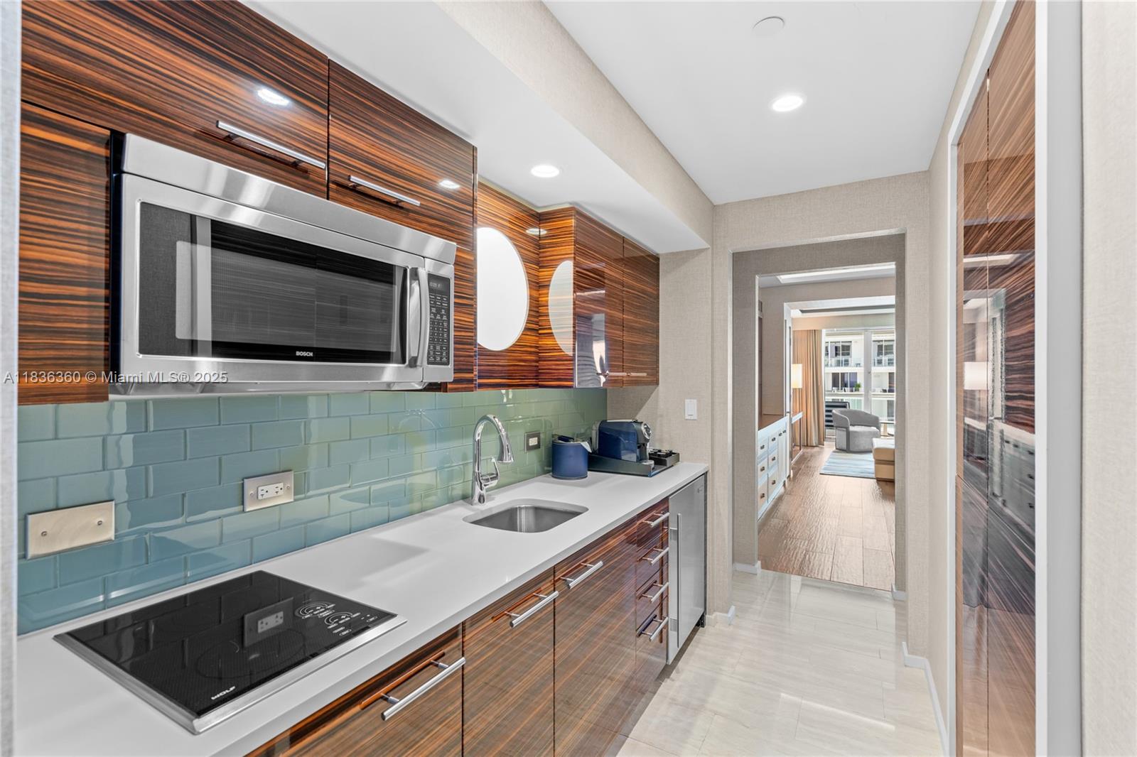 6dd28e9b-6059 551 N Fort Lauderdale Beach Blvd # R1909, Fort Lauderdale FL 33304 — #A11836360