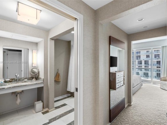 551 N Fort Lauderdale Beach Blvd # R2205, Fort Lauderdale FL 33304 — #A11836637