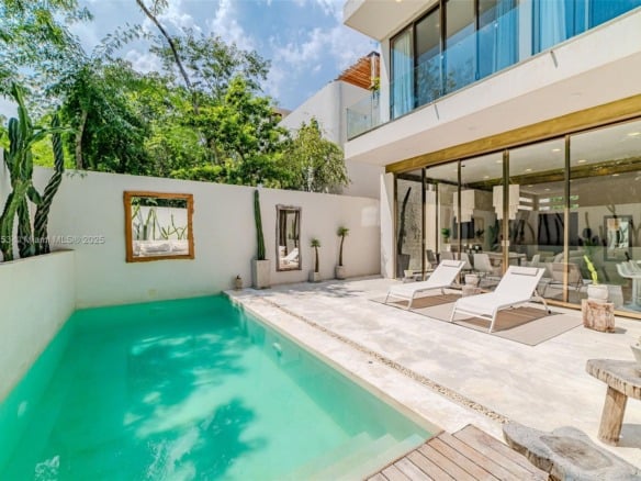 25 Calle Tulipan # 25, TX 77760 — #A11894953