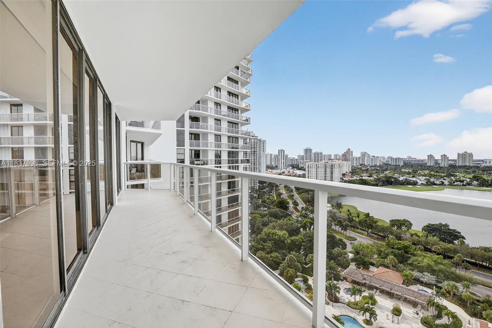 6dd28e9b-6116 20281 E Country Club Dr # 1801, Aventura FL 33180 — #A11837998