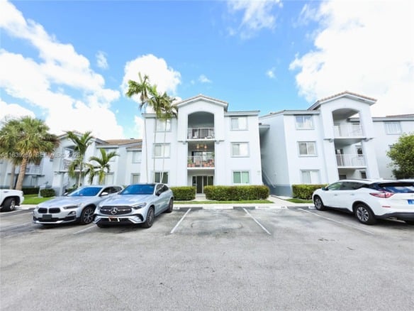 2620 S University Dr # 111, Davie FL 33328 — #A11839260