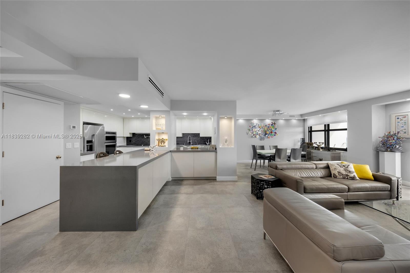 6dd28e9b-6151 9801 Collins Ave # 16U, Bal Harbour FL 33154 — #A11839282