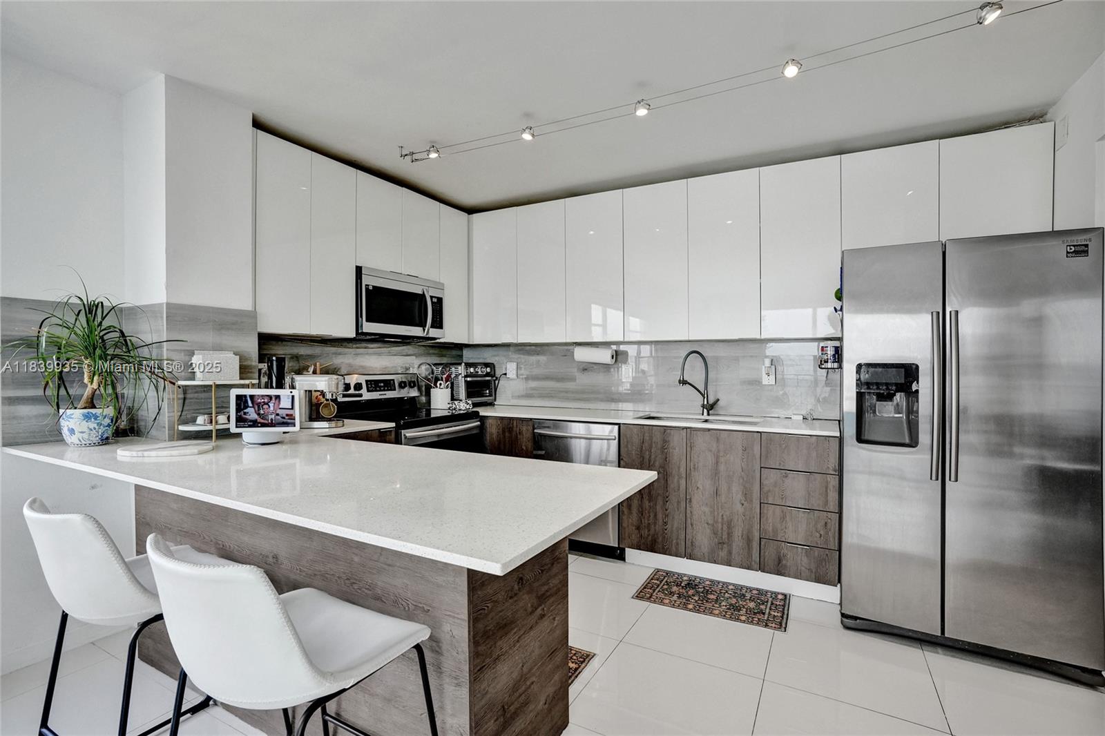11111 Biscayne Blvd # 1915, Miami FL 33181 — #A11839935