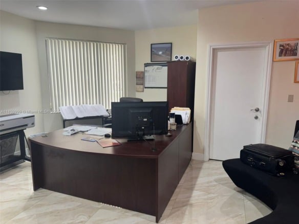 5300 NW 12th Ave # 12, Fort Lauderdale FL 33309 — #A11839999
