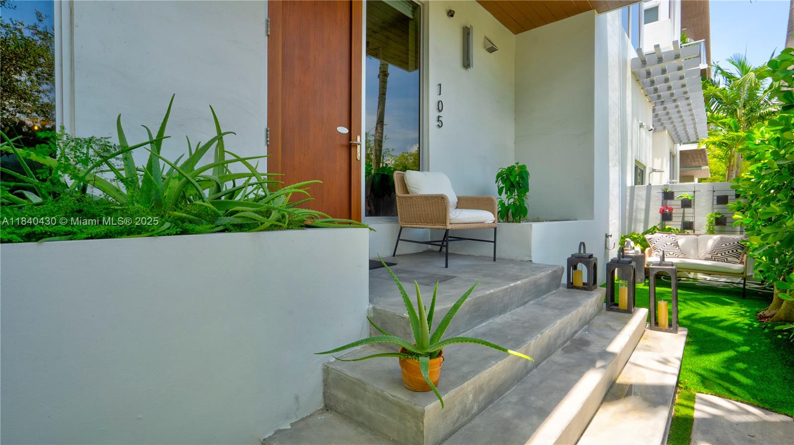 6dd28e9b-6190 Listing #A11840430