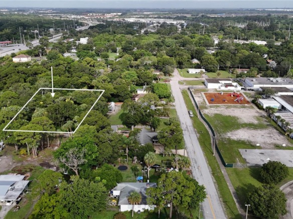 1 Tennessee Ave, Fort Pierce FL 34947 — #A11840647
