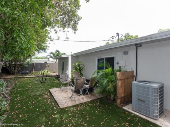 5901 NE 4th Ave # 1, Oakland Park FL 33334 — #A11840706