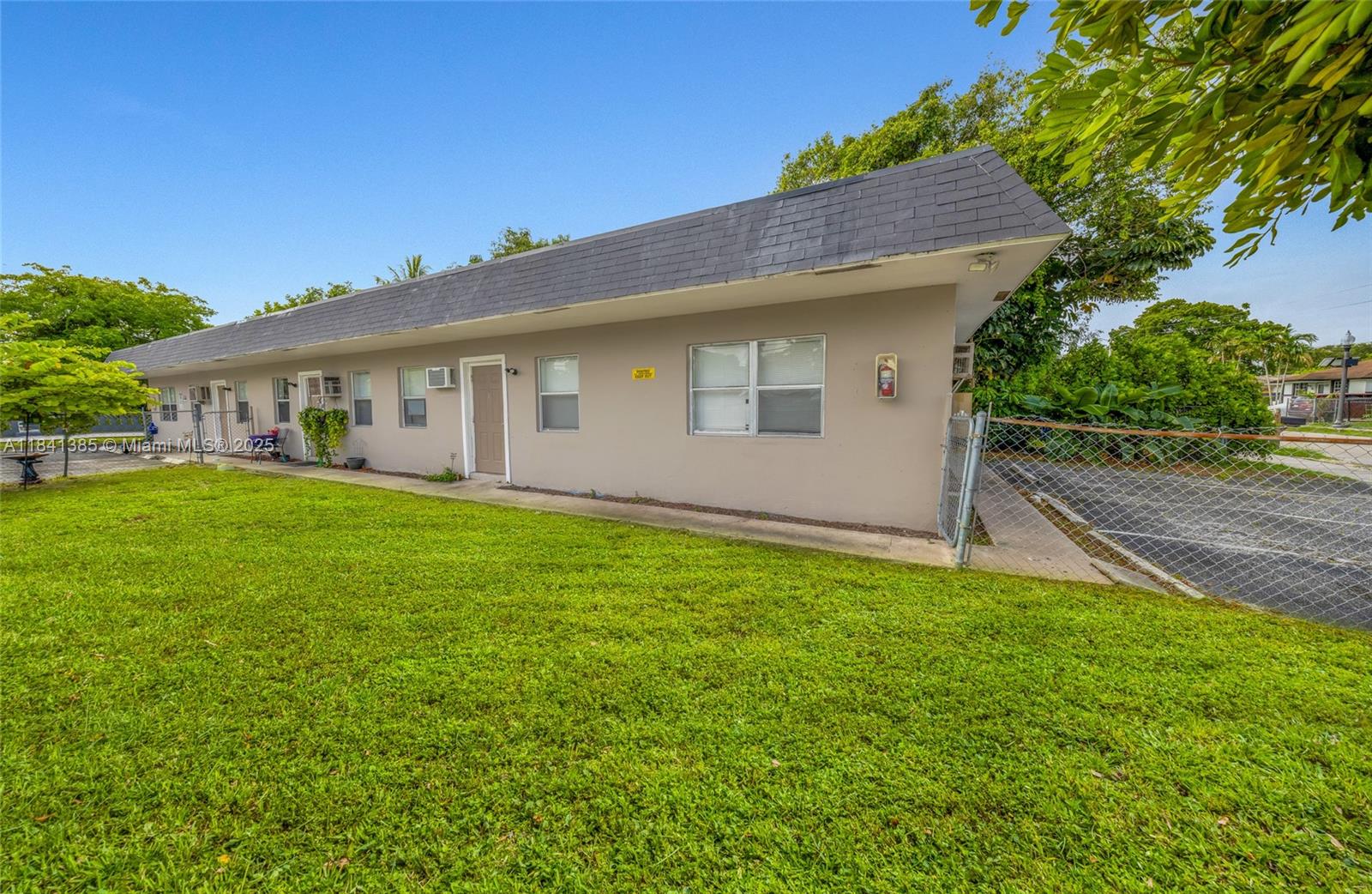 6dd28e9b-6221 848 NW 2nd Ave, Fort Lauderdale FL 33311 — #A11841385