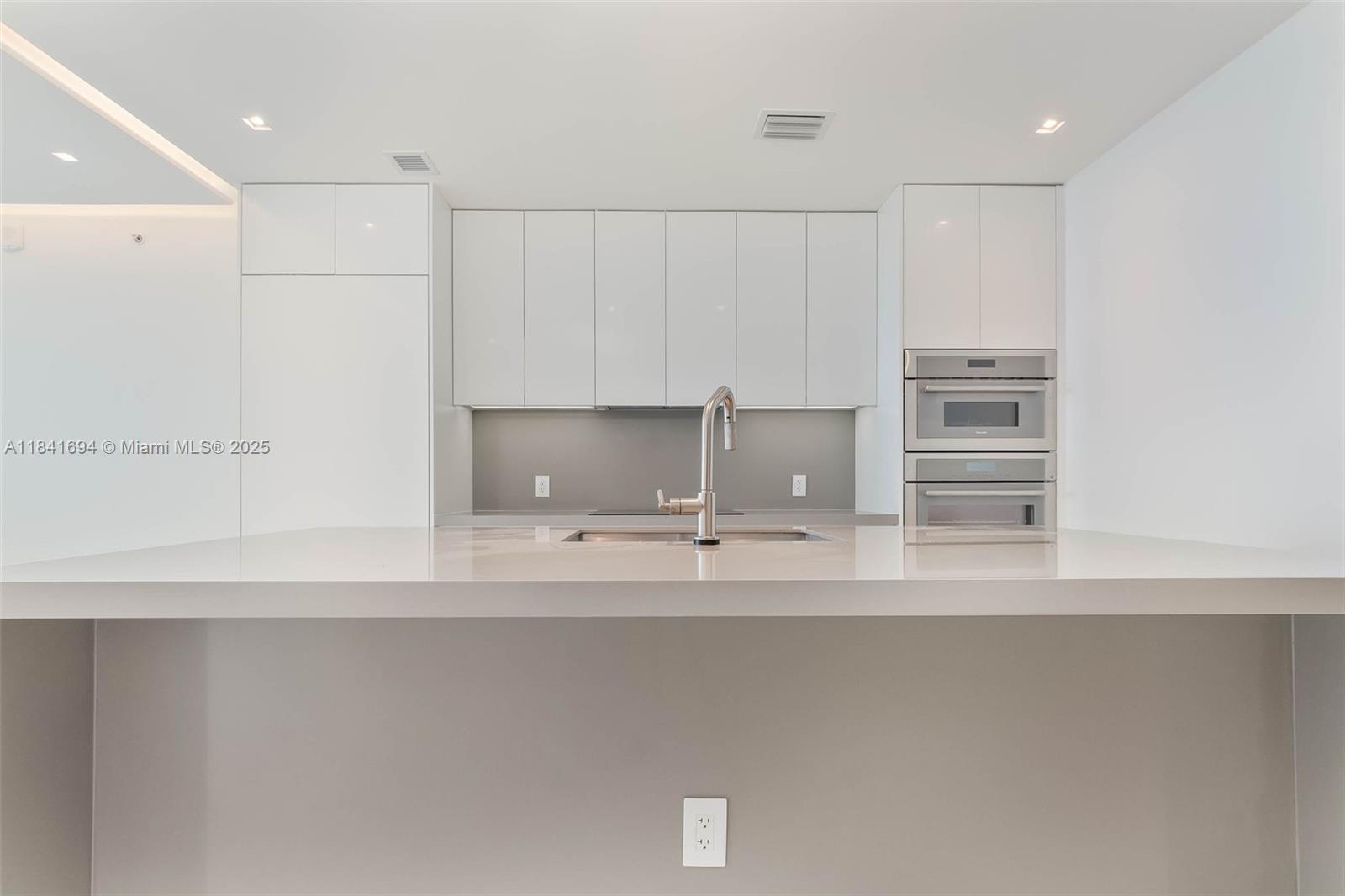 6dd28e9b-6230 700 NE 24 ST # 5005, Miami FL 33137 — #A11841694