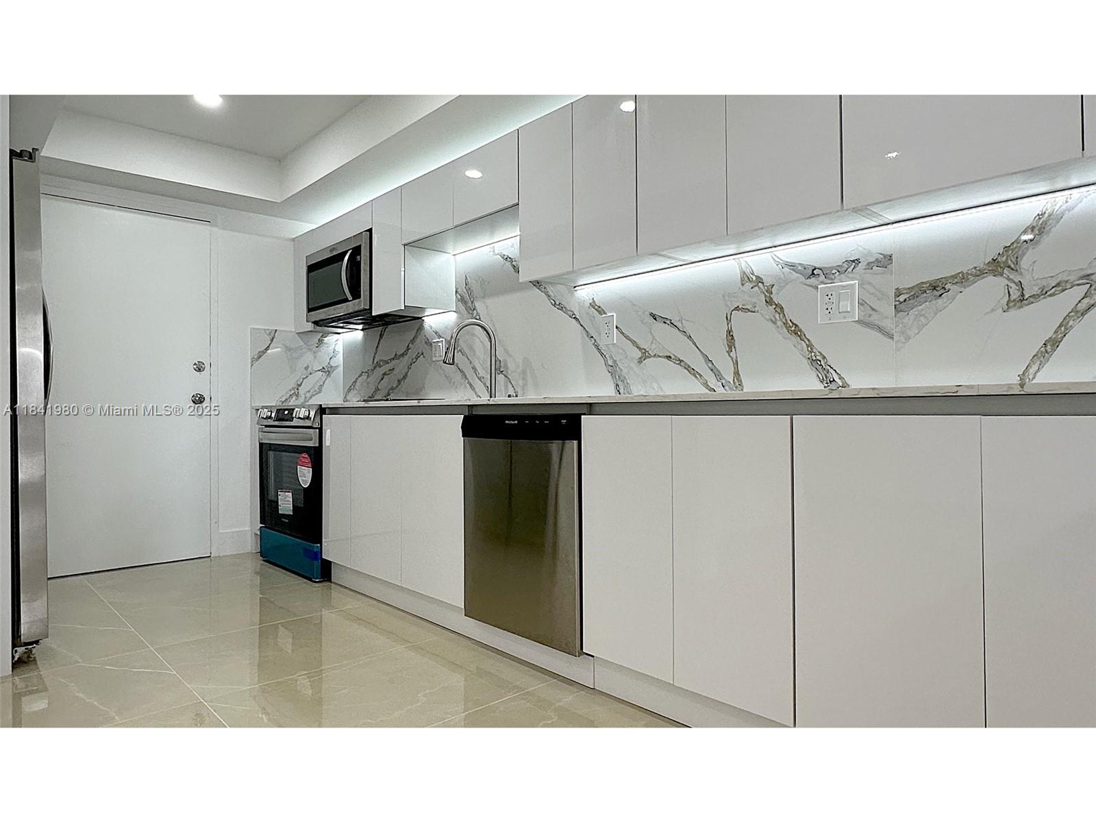 6dd28e9b-6242 18071 Biscayne Blvd # 1202, Aventura FL 33160 — #A11841980