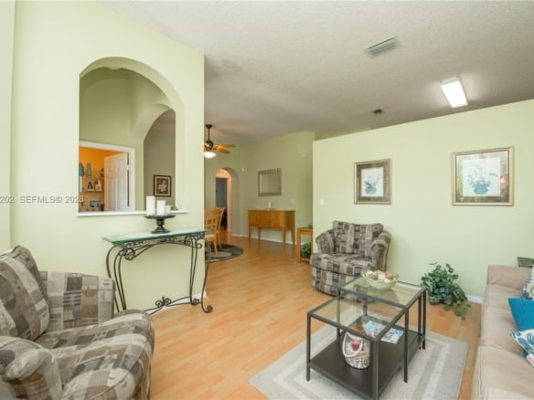 460 SE 24th Dr, Homestead FL 33033 — #A11842202