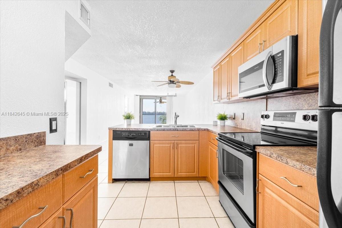 6dd28e9b-6270 110 Lake Emerald Dr # 403, Oakland Park FL 33309 — #A11842645
