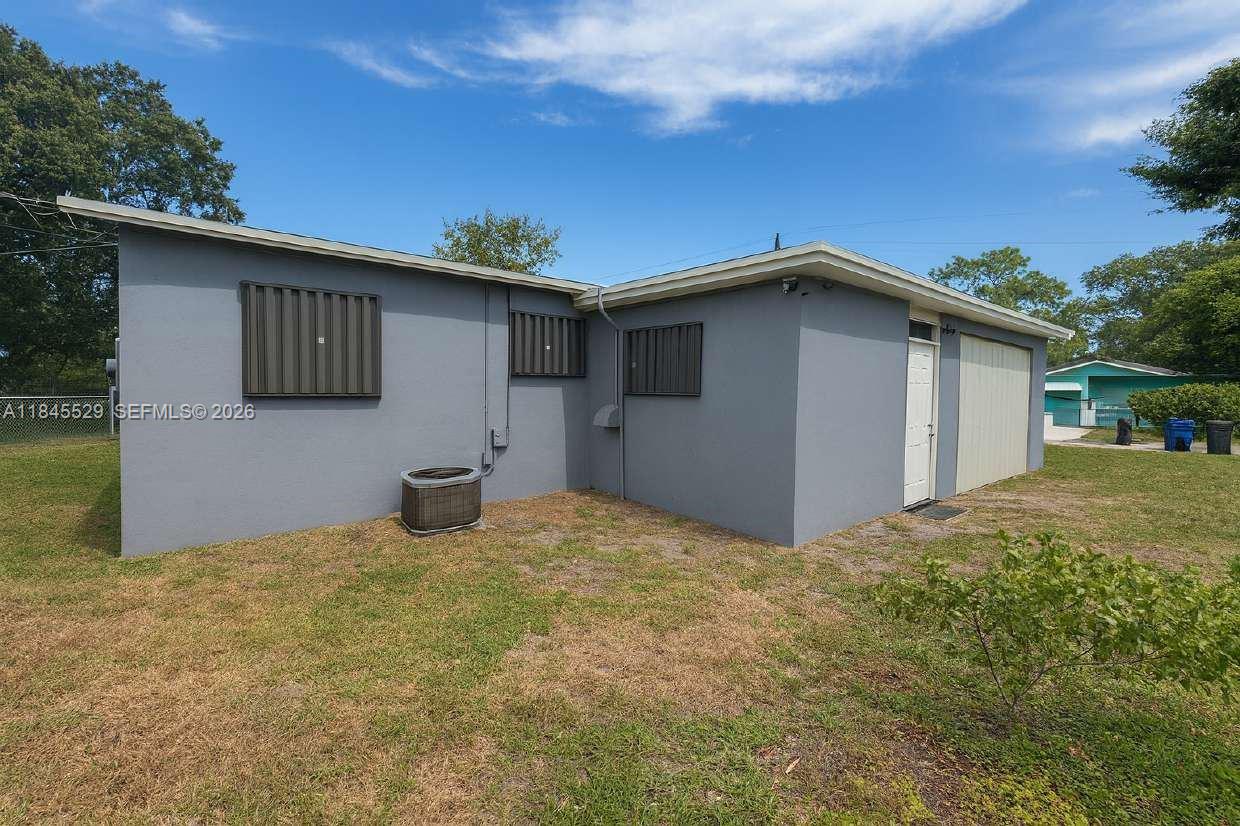 6dd28e9b-6375 2231 NW 9th Ct, Fort Lauderdale FL 33311 — #A11845529