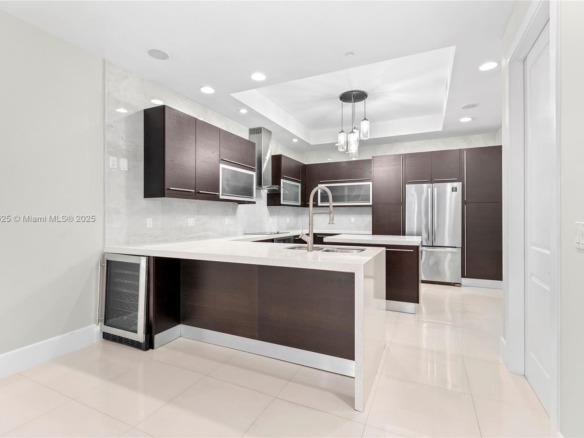 811 SE 12th Ct, Fort Lauderdale FL 33316 — #A11845625