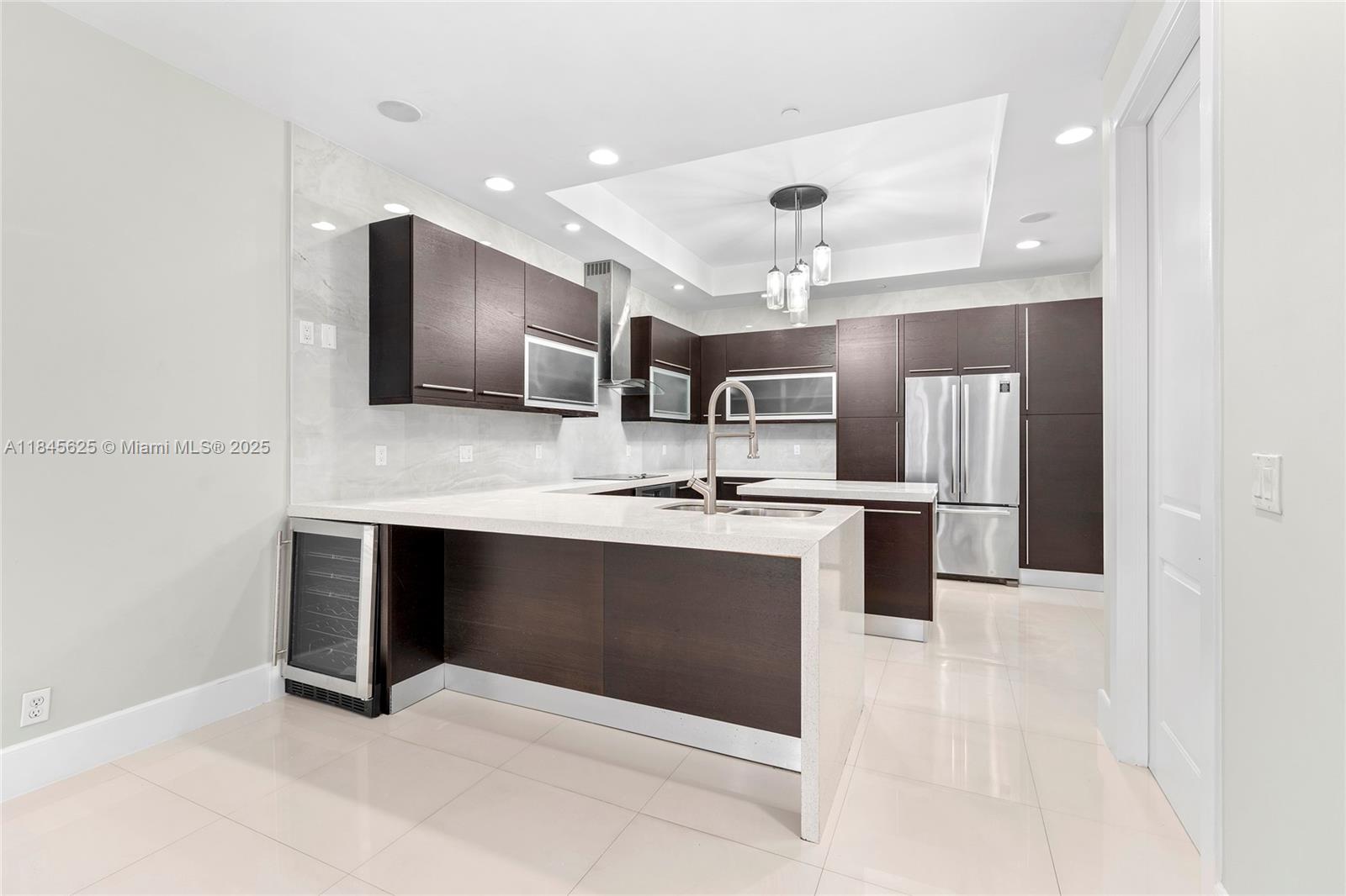 6dd28e9b-6377 811 SE 12th Ct, Fort Lauderdale FL 33316 — #A11845625