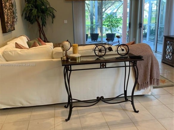 231 W Canterbury Dr W, Palm Beach Gardens FL 33418 — #A11846579