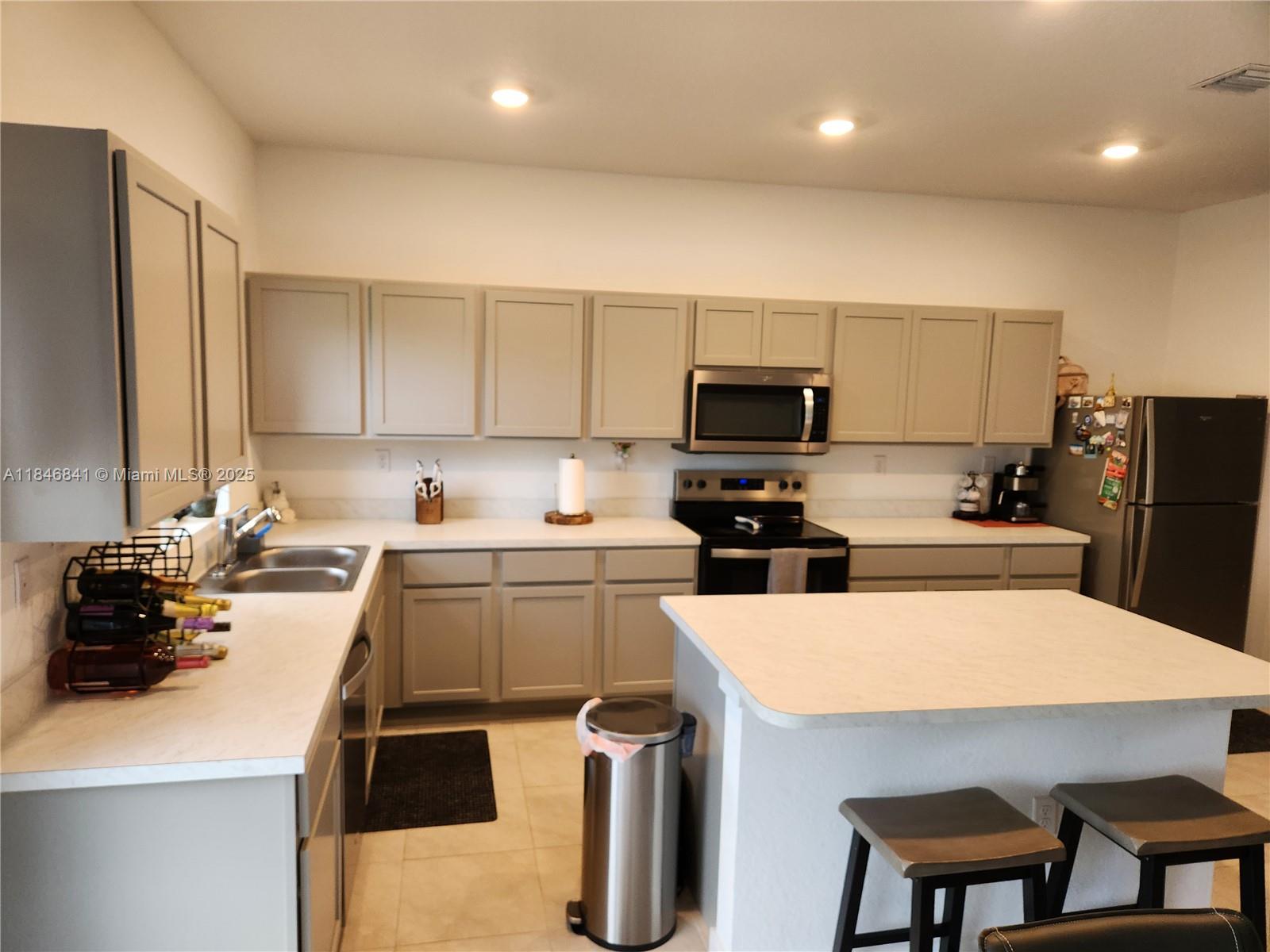 880 NW 3rd Way # 880, Pompano Beach FL 33060 — #A11846841