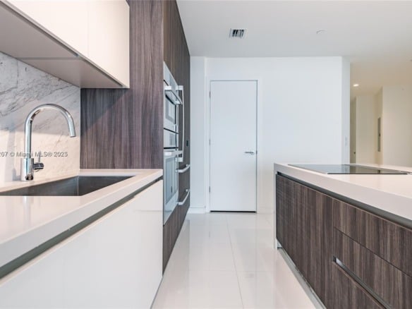 851 NE 1st Ave # 2100, Miami FL 33132 — #A11847207