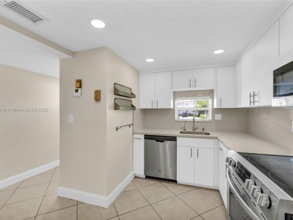 681 S Hollybrook Dr # 109, Pembroke Pines FL 33025 — #A11847618