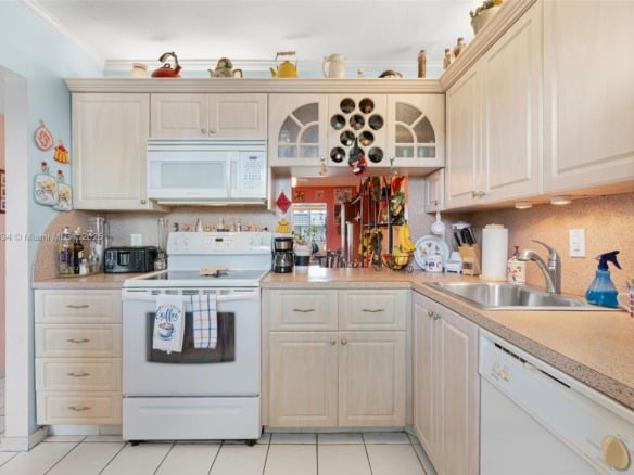 3120 Holiday Springs Blvd # 301, Margate FL 33063 — #A11847834