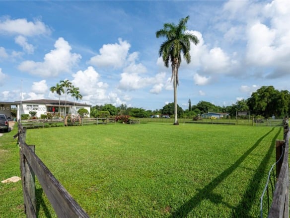 1921 SW 112th Ave, Davie FL 33325 — #A11848015