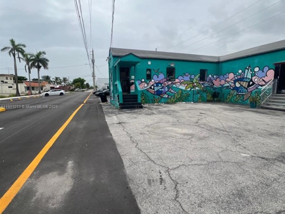 139 NE 1st Ave, Hallandale Beach FL 33009 — #A11901011